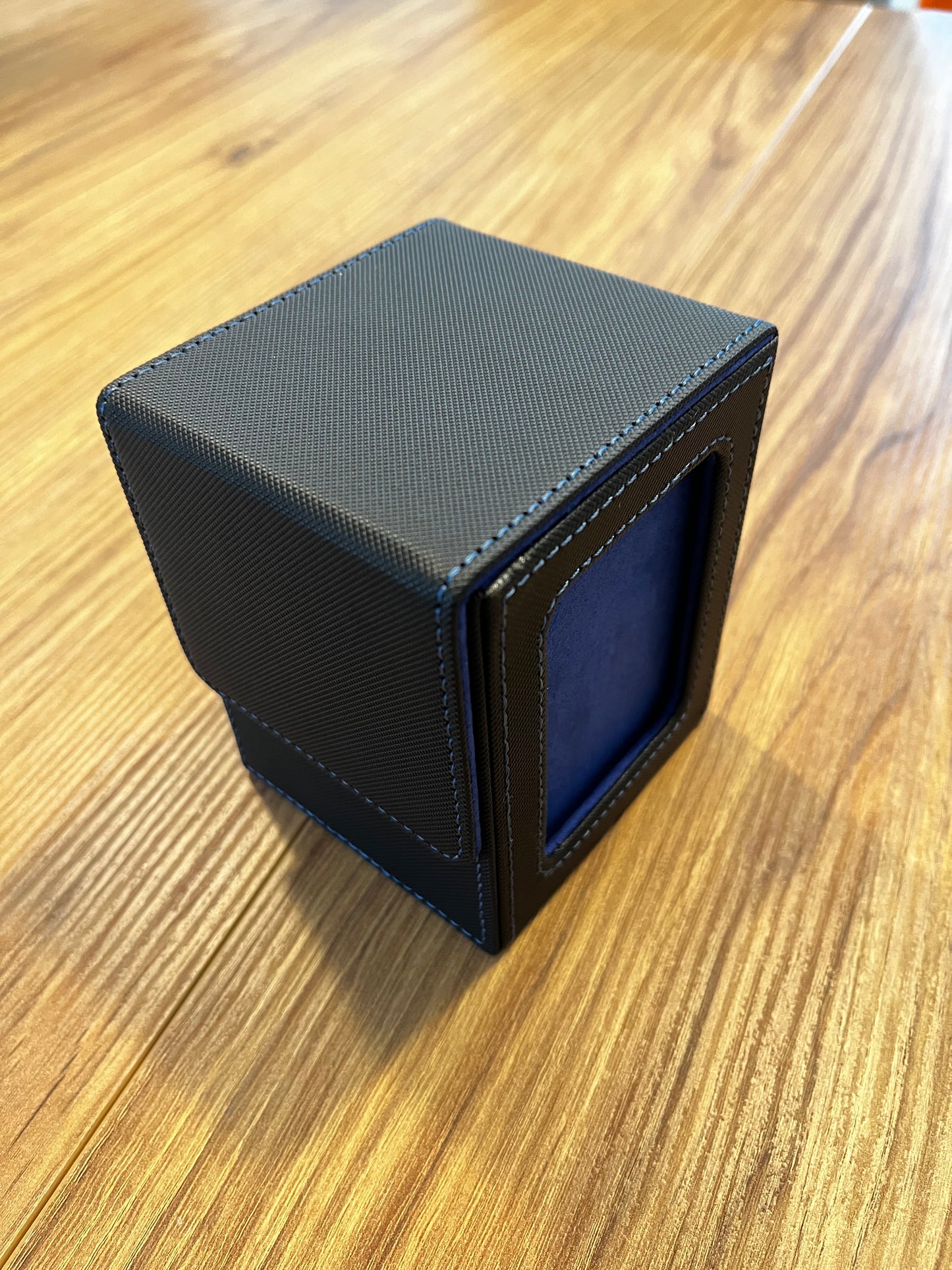 Commander Faux Leather Deckbox (Black and Blue)