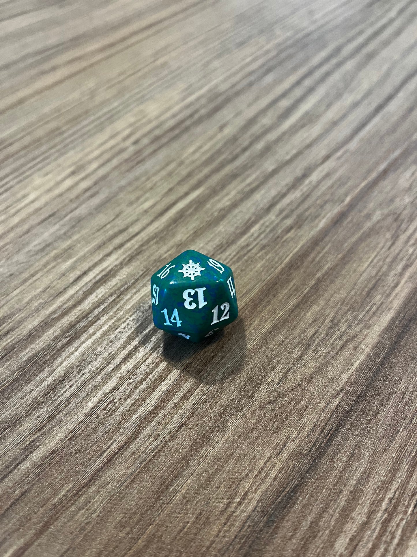 Official MTG D20 Spindown Dice (various sets)