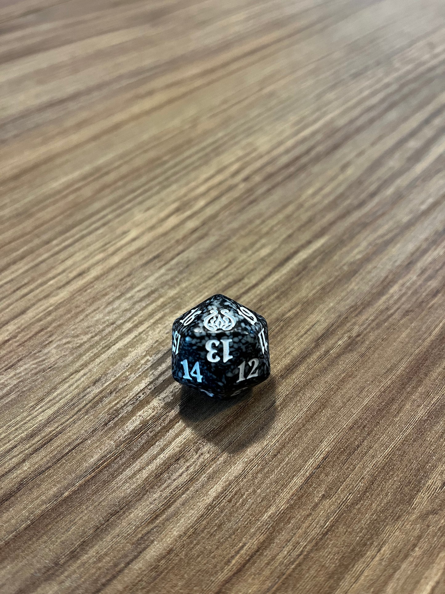 Official MTG D20 Spindown Dice (various sets)