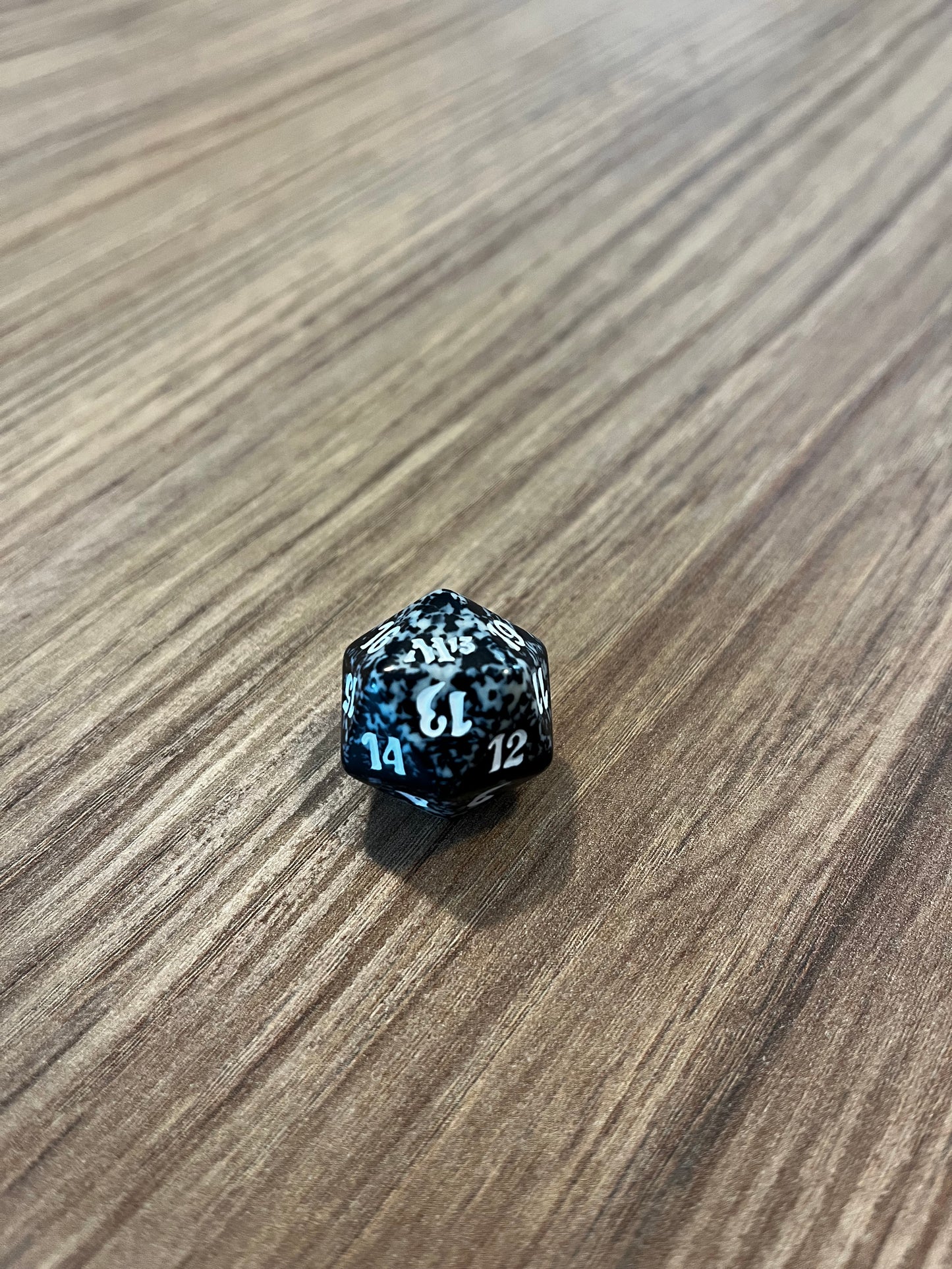 Official MTG D20 Spindown Dice (various sets)