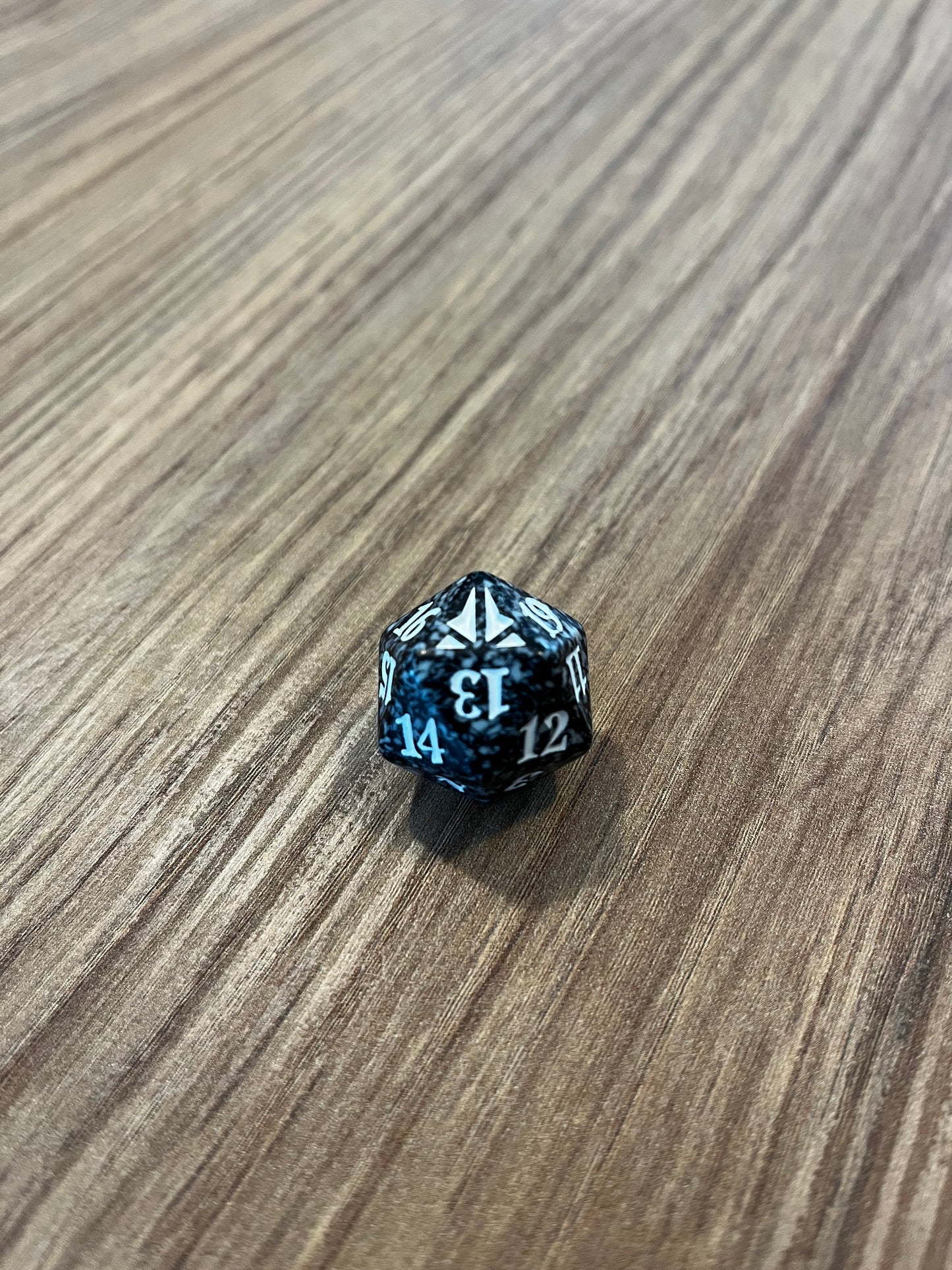 Official MTG D20 Spindown Dice (various sets)