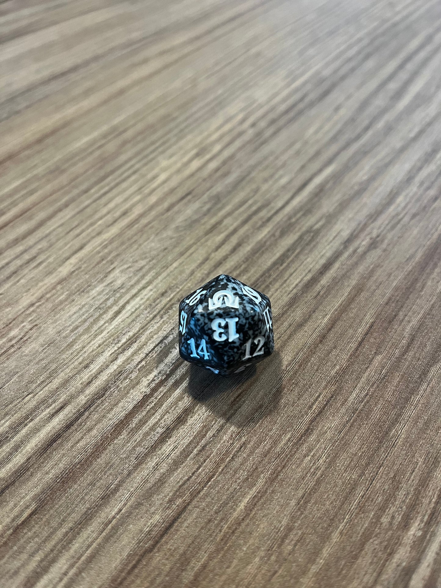 Official MTG D20 Spindown Dice (various sets)