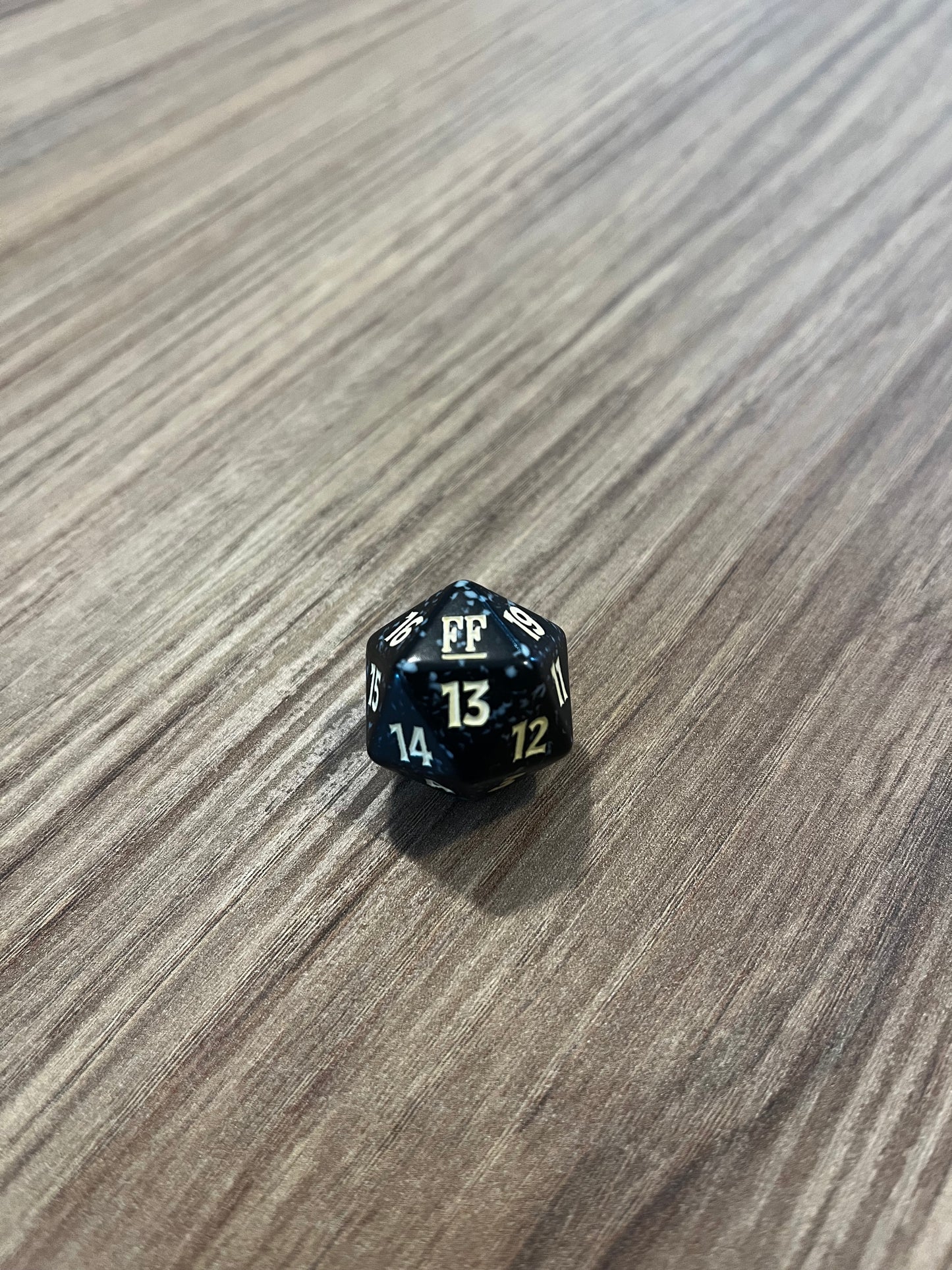 Official MTG D20 Spindown Dice (various sets)