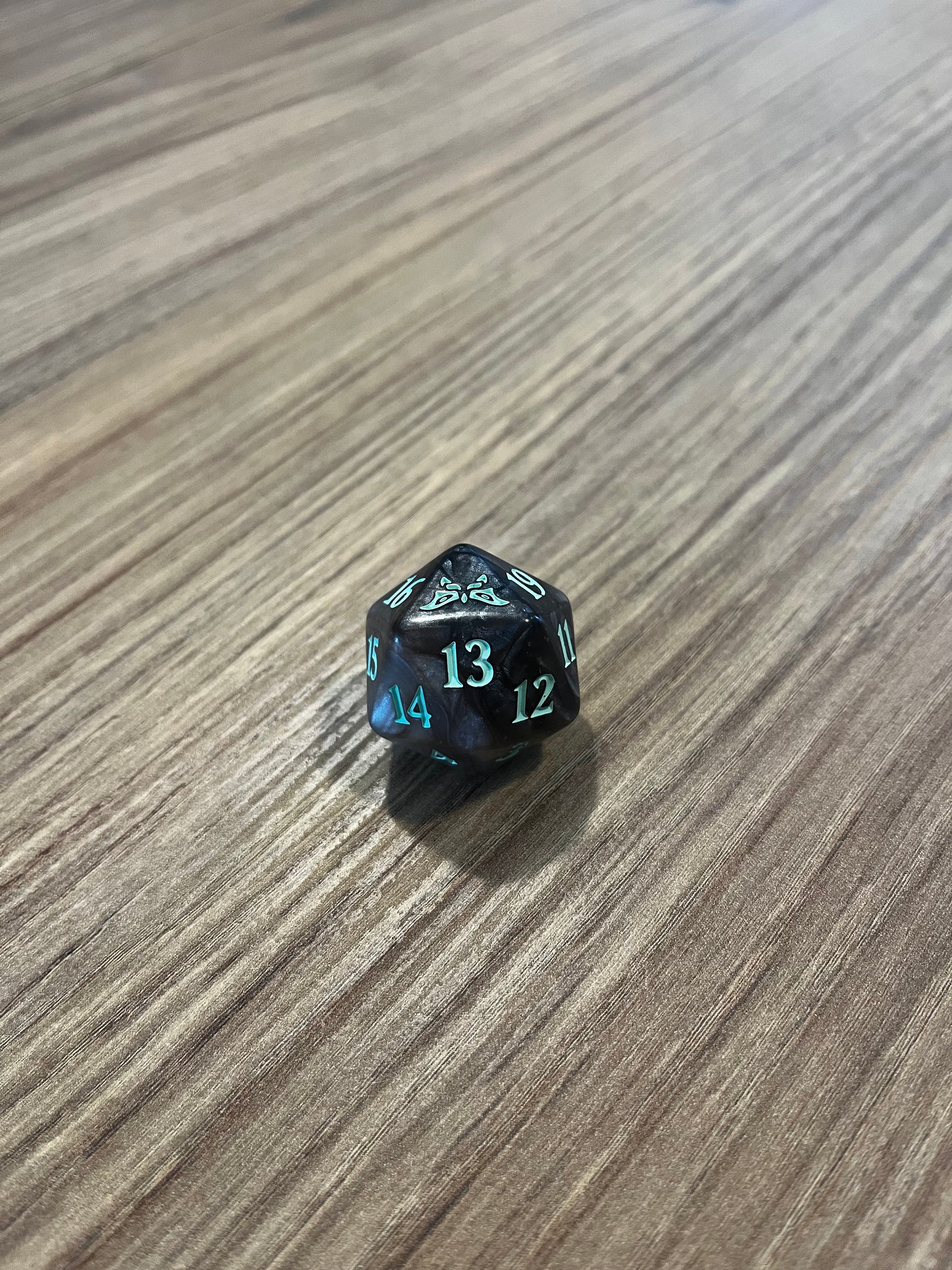 Official Oversized MTG D20 Spindown Dice (various sets)