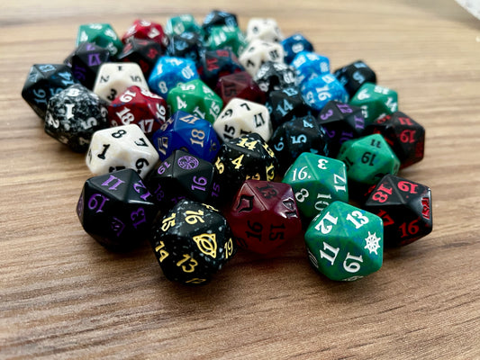 Official MTG D20 Spindown Dice (various sets)